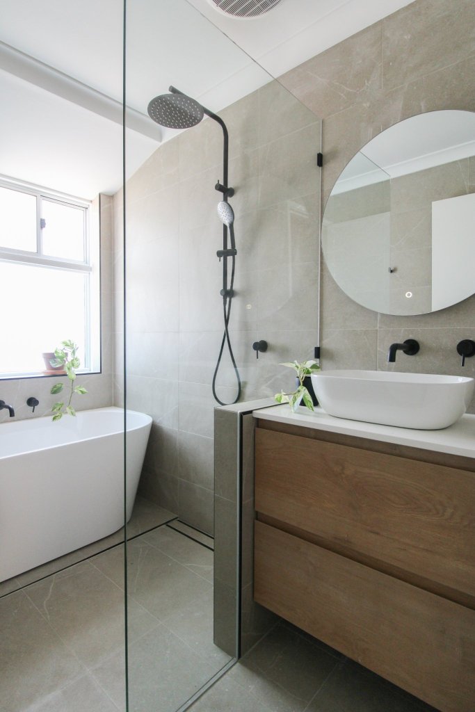 Small Wet Room Spacing