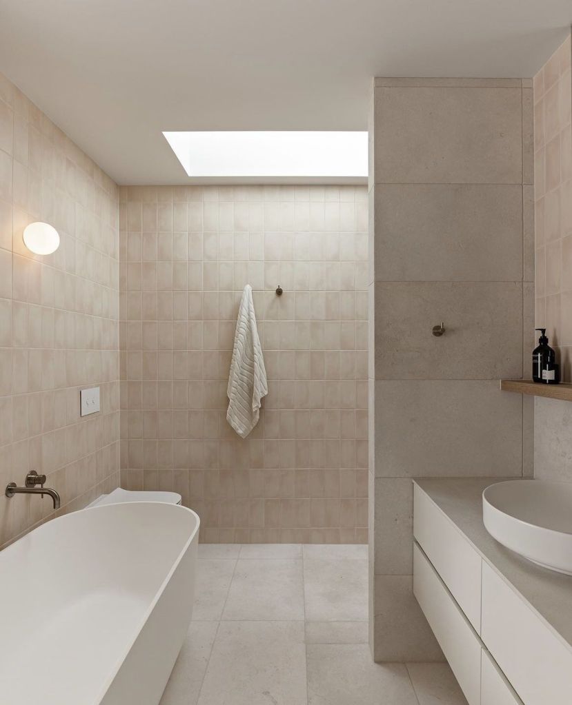 minimalist shower without screen