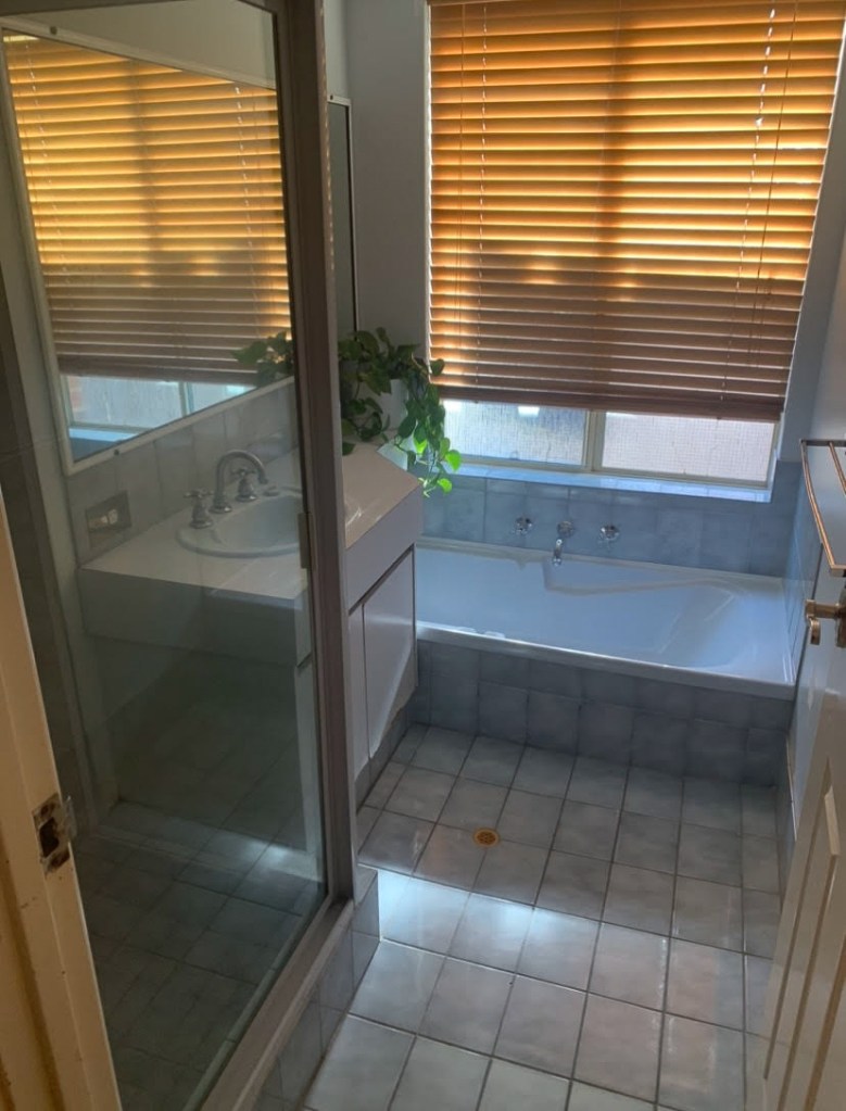 small wet room layout Australia